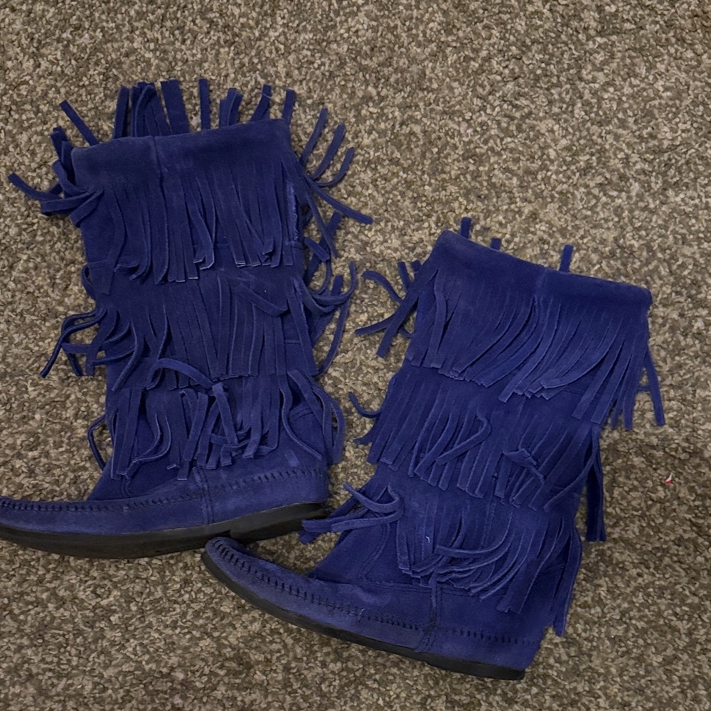 Minnetonka Blue Fringe Suede Boots